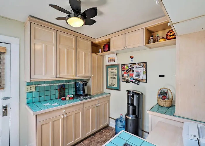 Holiday home W/ Gas Grill - Walk To Brewing Co
