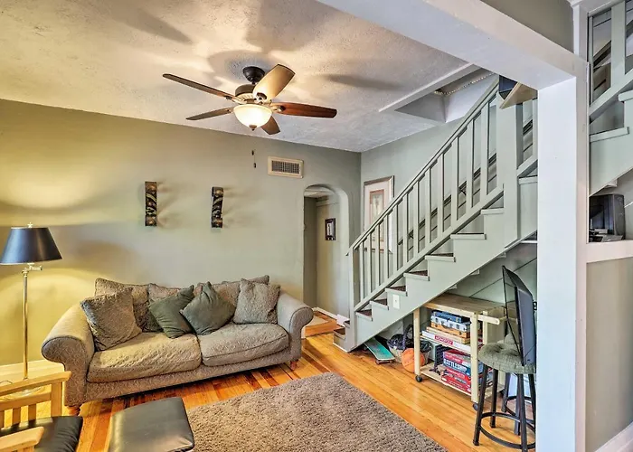 Holiday home W/ Gas Grill - Walk To Brewing Co